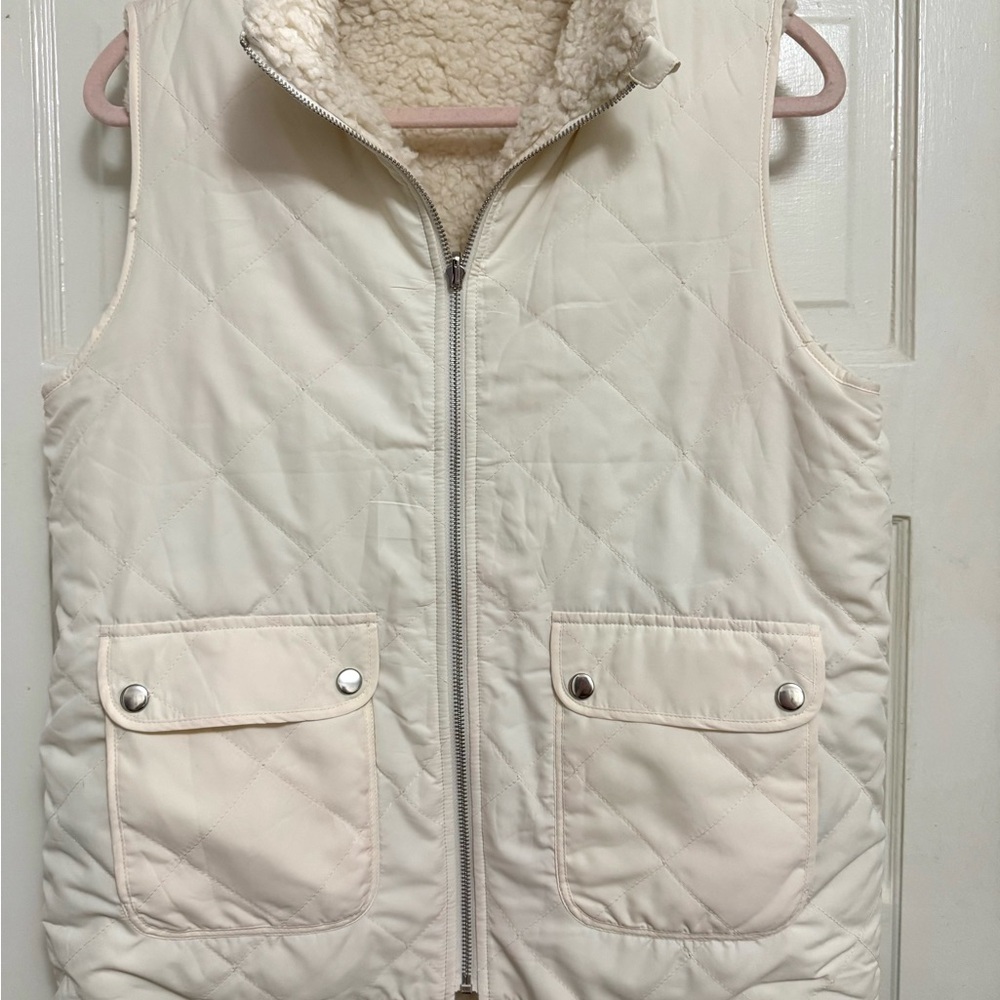 Quilted White Vest with Sherpa Lining